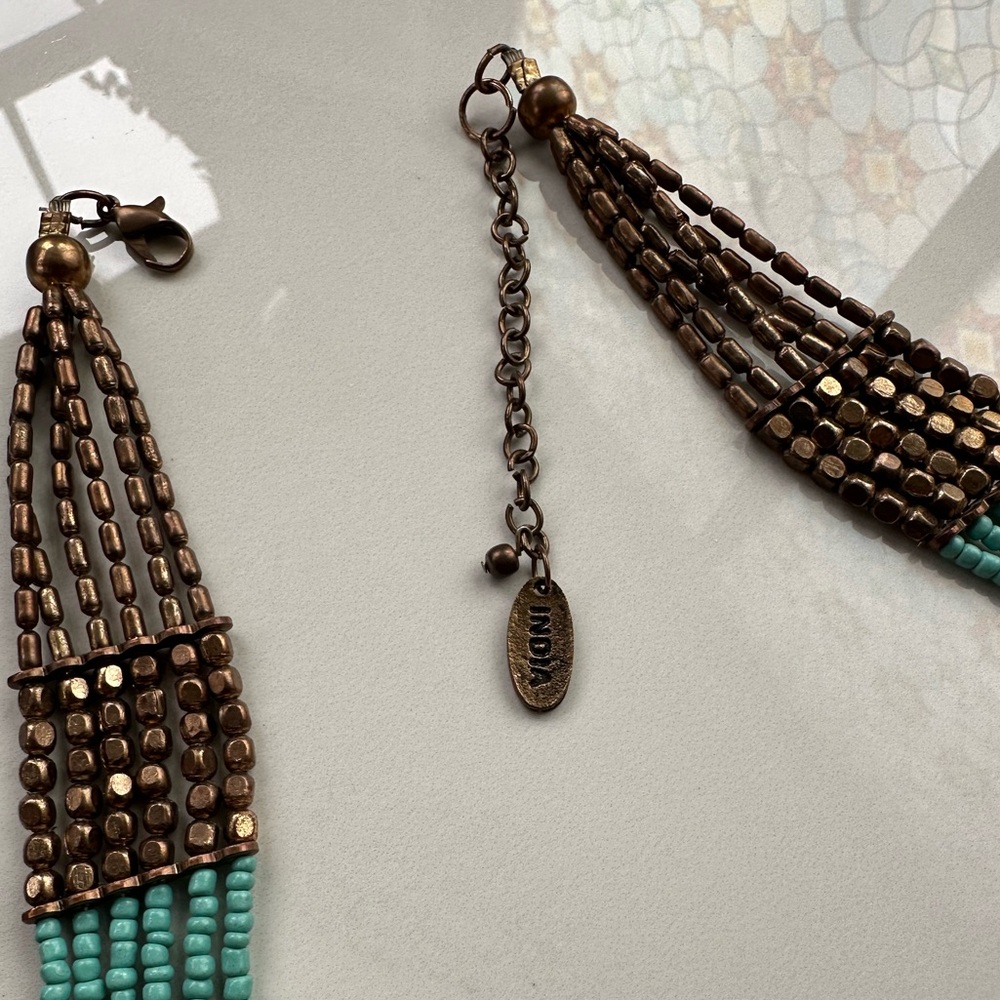 Stand Out Tanjore India Turquoise & Coral Colored Multi-Strand Bib Necklace - Picture 4 of 6